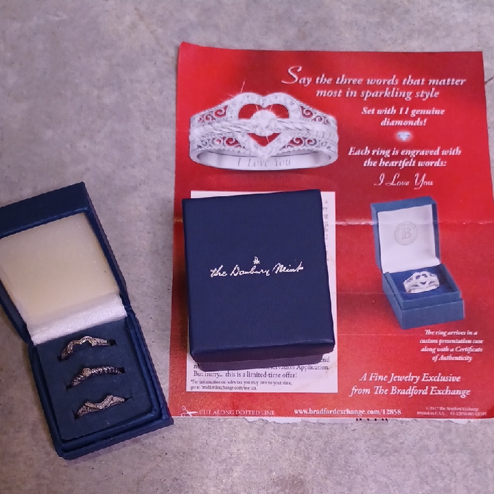 The Bradford Exchange Silver-Tone I Love You 3 Pc Womens Ring Set With Navy Box 350$